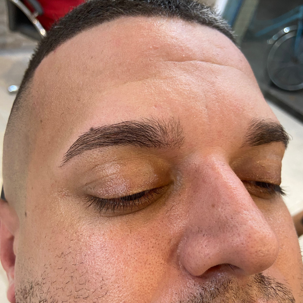 Sobrancelha 